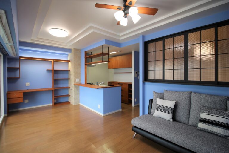 ブルーの壁紙が映えるマンションリフォーム完了★