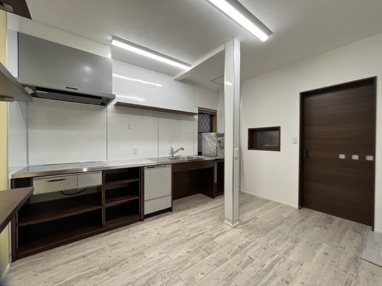 造作のキッチンで本格仕様！戸建リフォーム☆